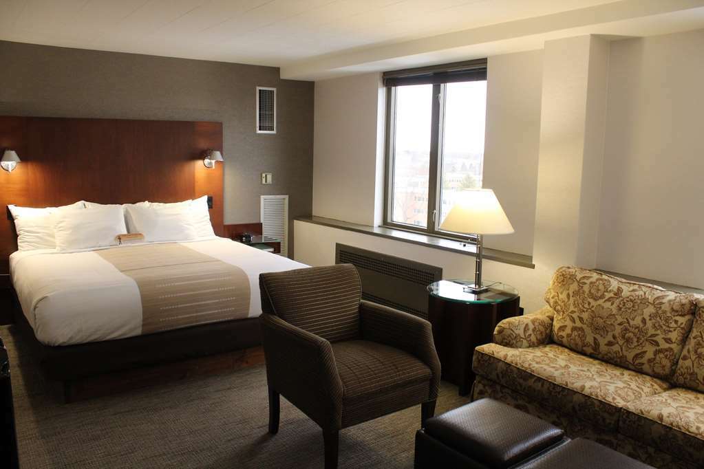 Kellogg Hotel And Conference Center 东兰辛 客房 照片
